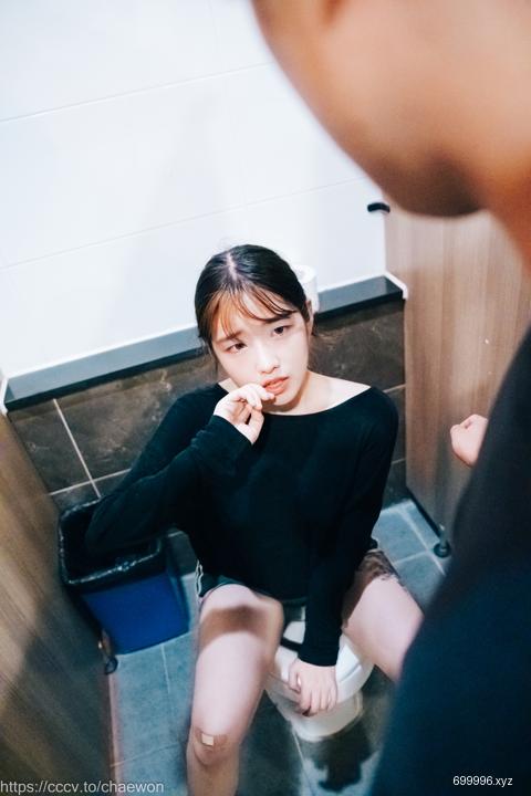  SonSon (손손) - Public Toilet - part 01